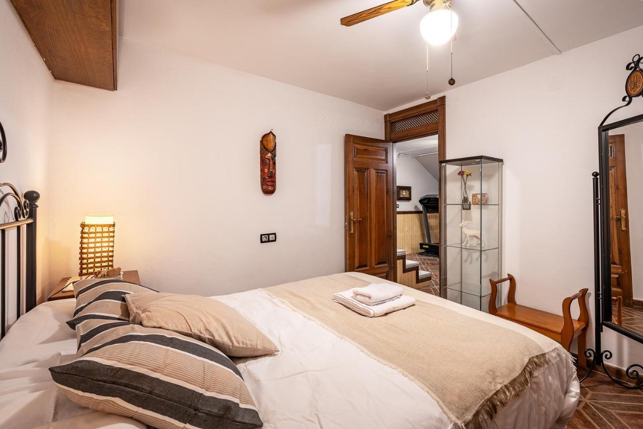 הוילה Illora Casa De Amigos La Latina Con Piscina, Chimenea Y Barbacoa מראה חיצוני תמונה