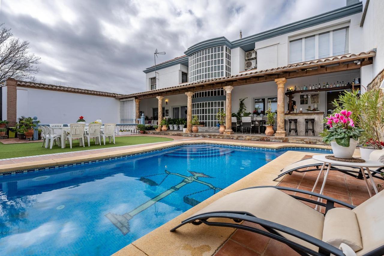 הוילה Illora Casa De Amigos La Latina Con Piscina, Chimenea Y Barbacoa מראה חיצוני תמונה